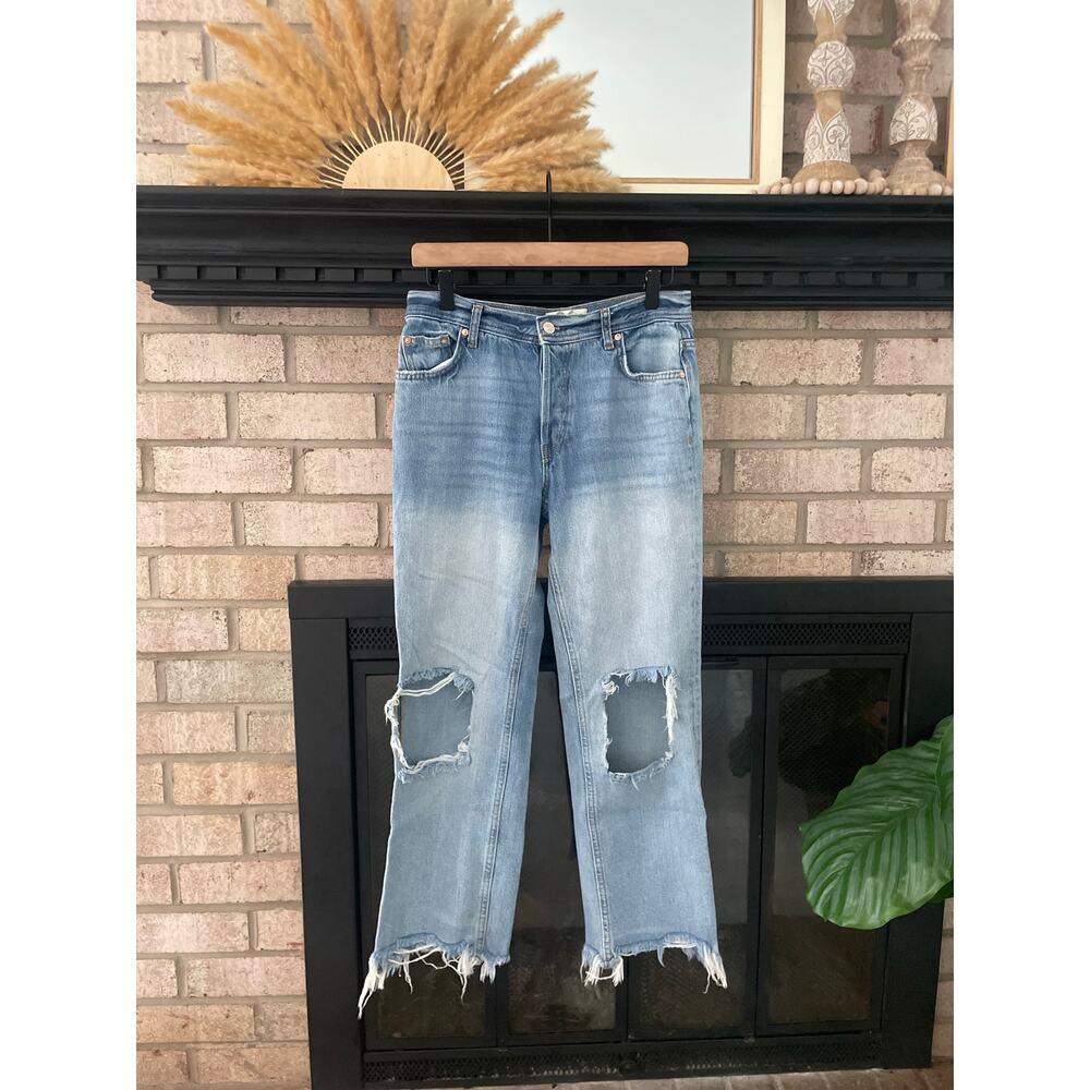 Free People Maggie Cropped Ripped Knee Jeans Size 26 Raw Ankle Distressed Denim - Picture 3 of 10